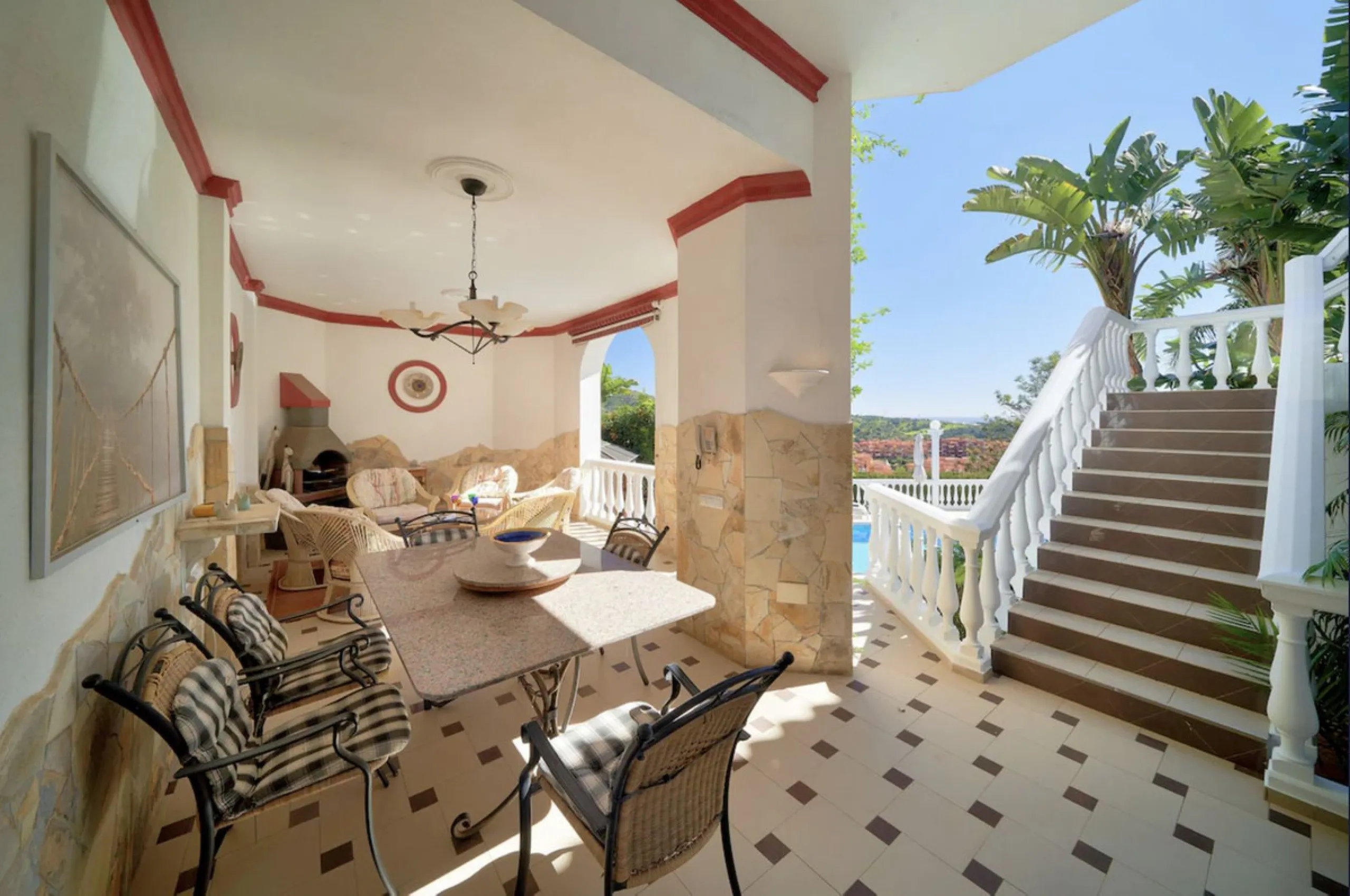 House - Detached Villa в продаже в Marbella, Málaga. В доме 7 спален и 7 ванных комнат. Площадь дома 598 м². Площадь участка 1700 м²