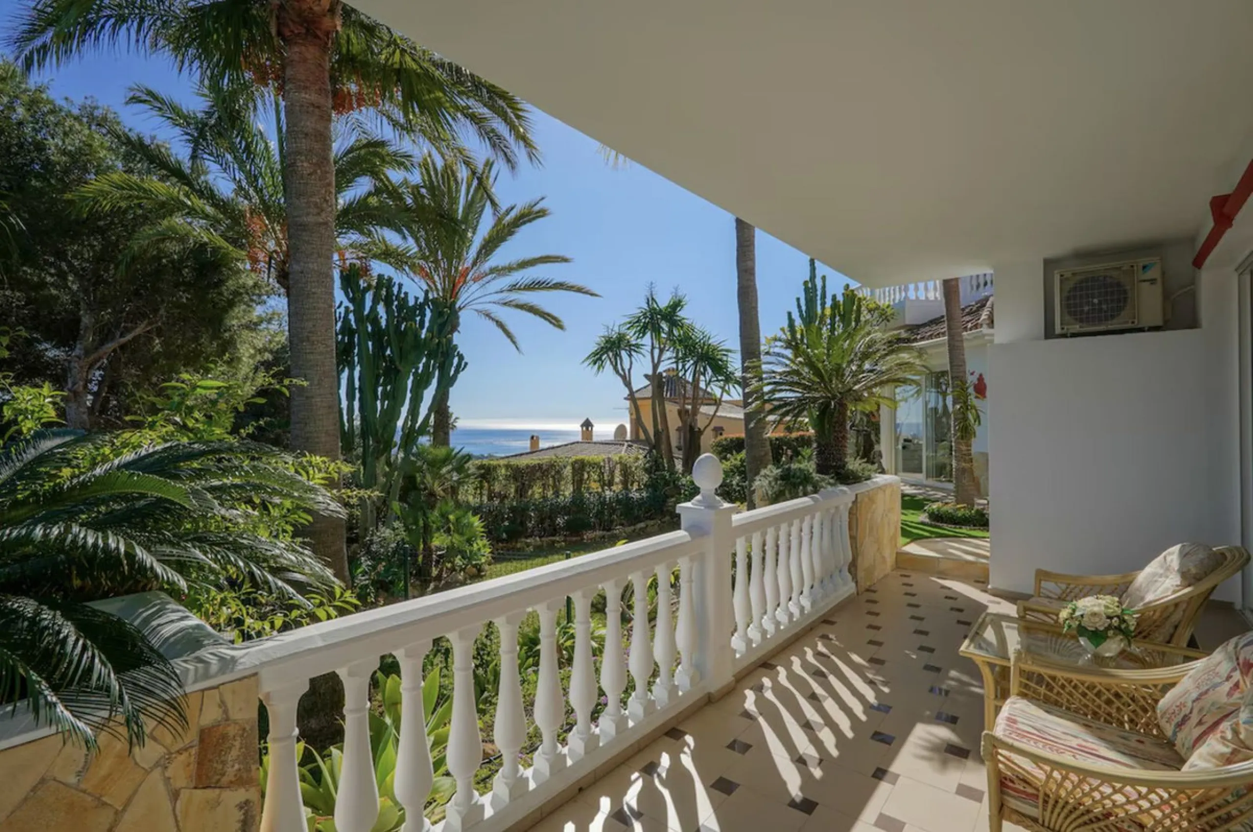 House - Detached Villa в продаже в Marbella, Málaga. В доме 7 спален и 7 ванных комнат. Площадь дома 598 м². Площадь участка 1700 м²