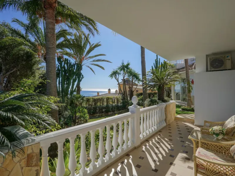House - Detached Villa в продаже в Marbella, Málaga. В доме 7 спален и 7 ванных комнат. Площадь дома 598 м². Площадь участка 1700 м²