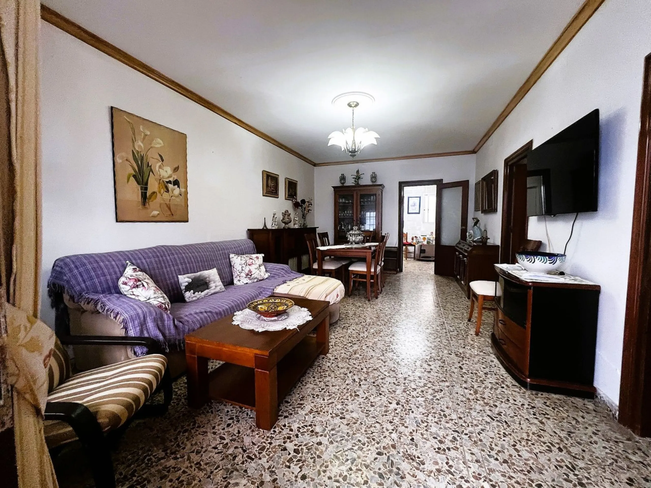 Central House for Sale in the Second Line of Fuengirola's Seafront Promenade