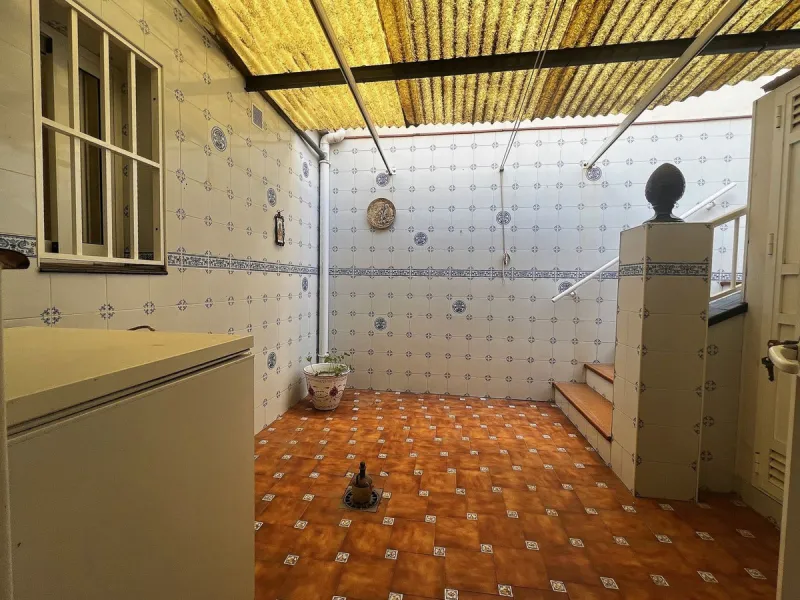 Central House for Sale in the Second Line of Fuengirola's Seafront Promenade