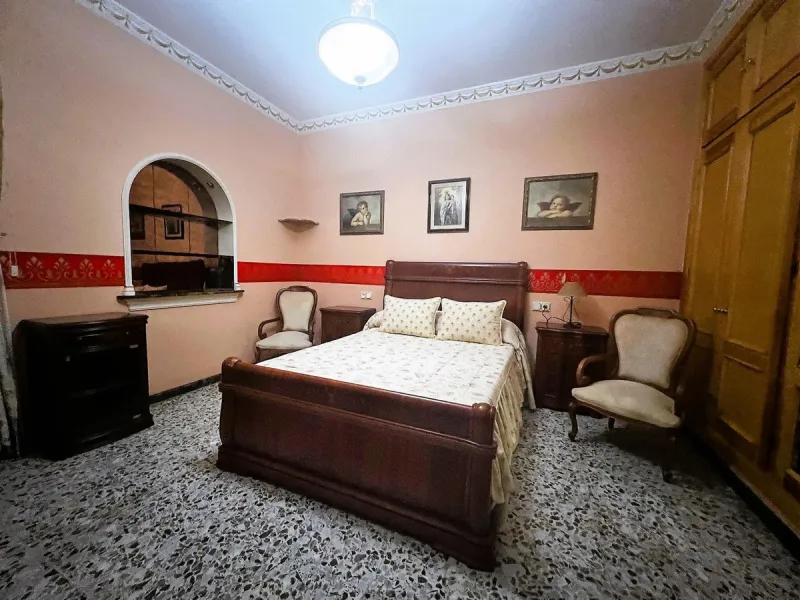 Central House for Sale in the Second Line of Fuengirola's Seafront Promenade