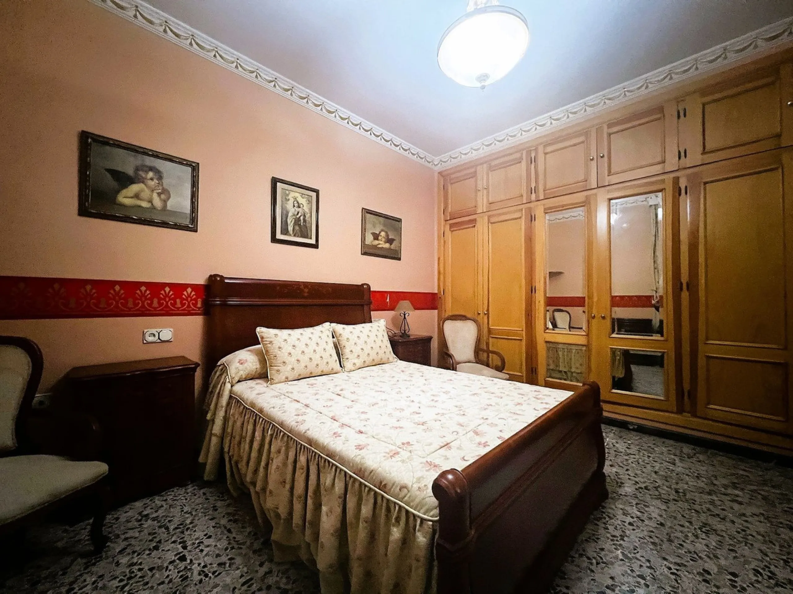 Central House for Sale in the Second Line of Fuengirola's Seafront Promenade