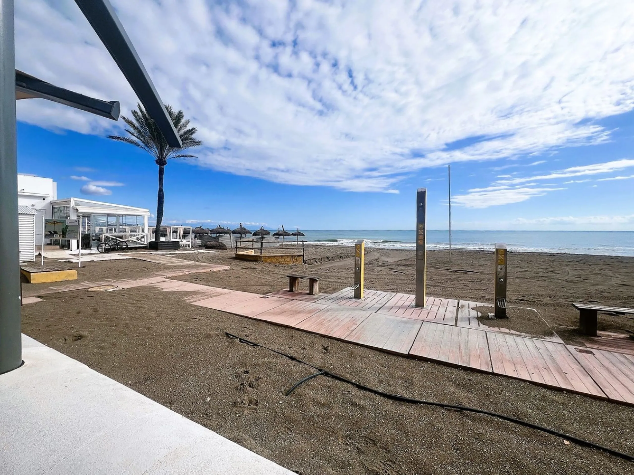 Central House for Sale in the Second Line of Fuengirola's Seafront Promenade