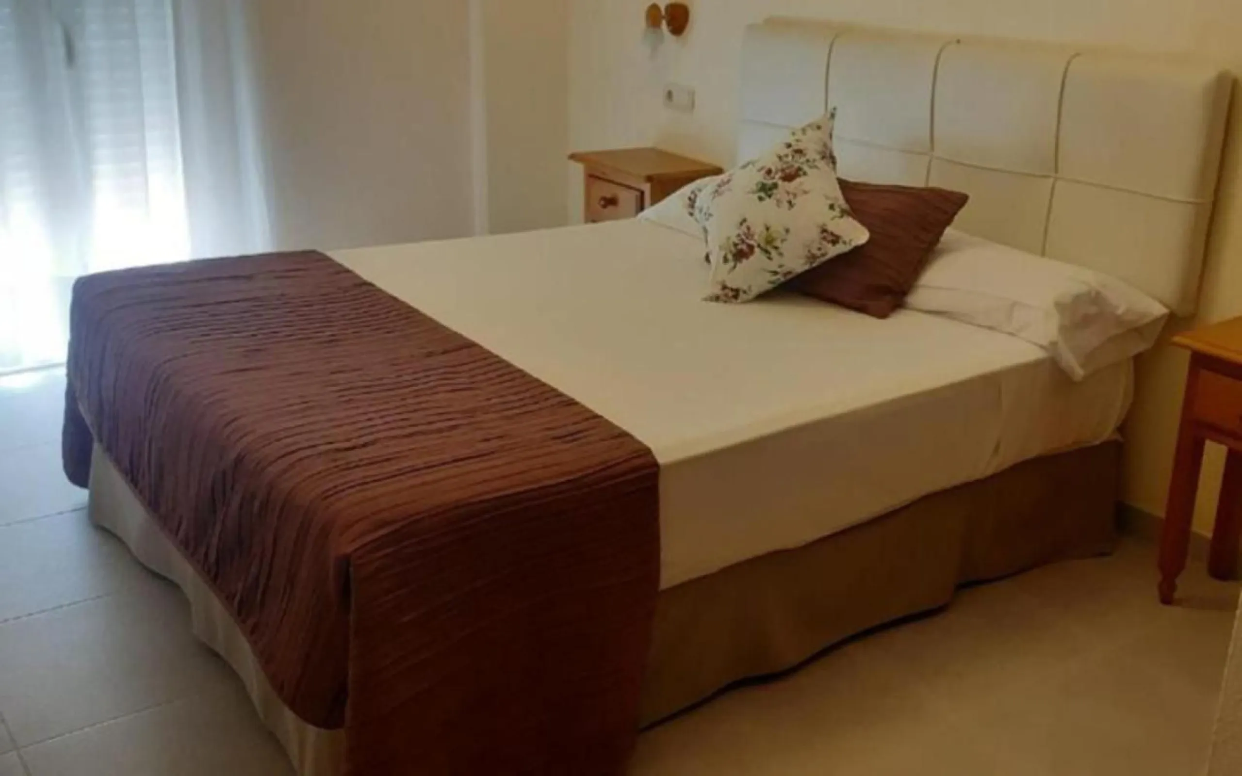 Hotel with operator in the heart of Estepona, with the possibility of becoming a residential block of apartments.