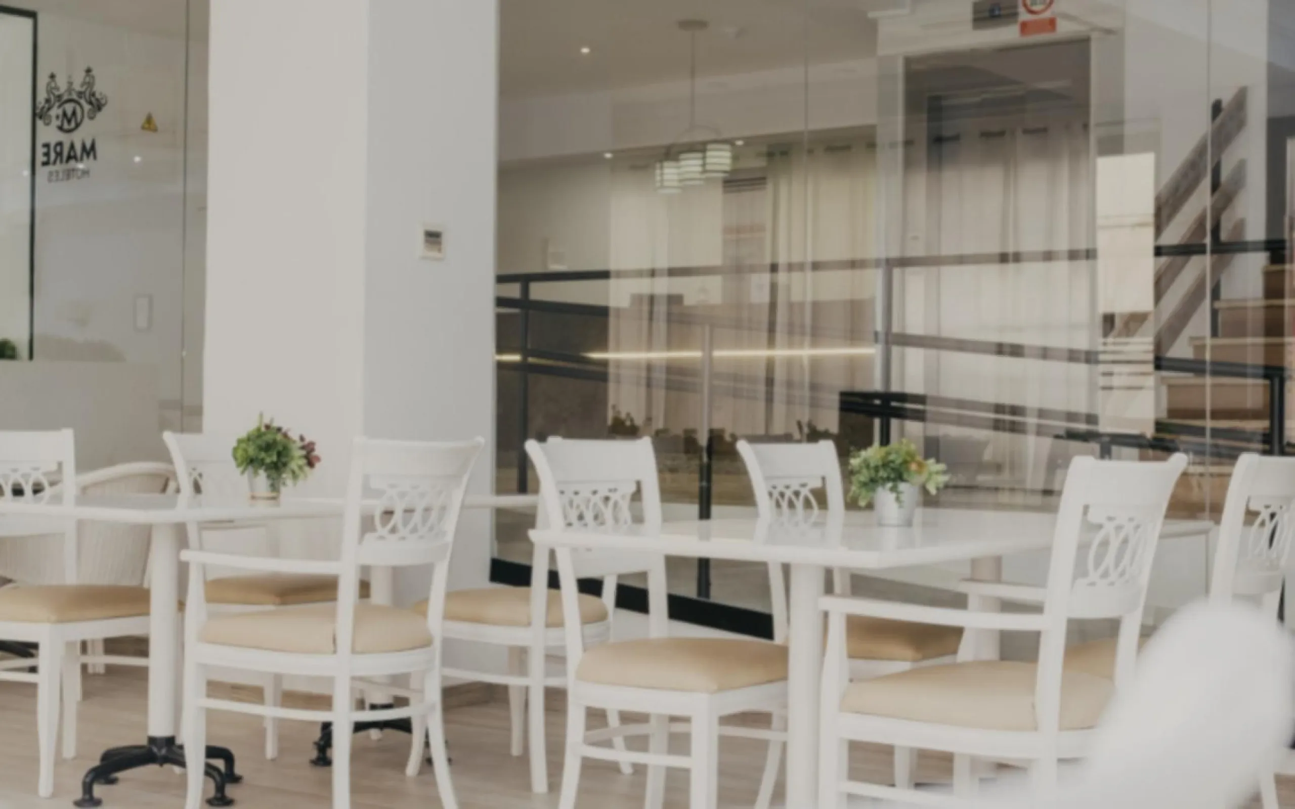 Hotel with operator in the heart of Estepona, with the possibility of becoming a residential block of apartments.