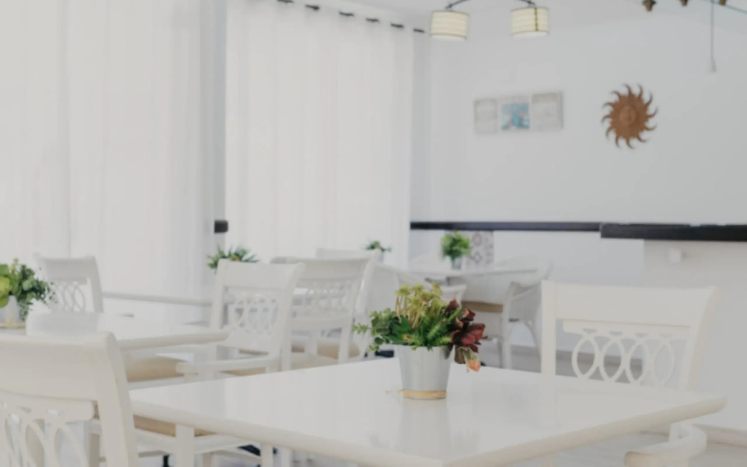 Hotel with operator in the heart of Estepona, with the possibility of becoming a residential block of apartments.