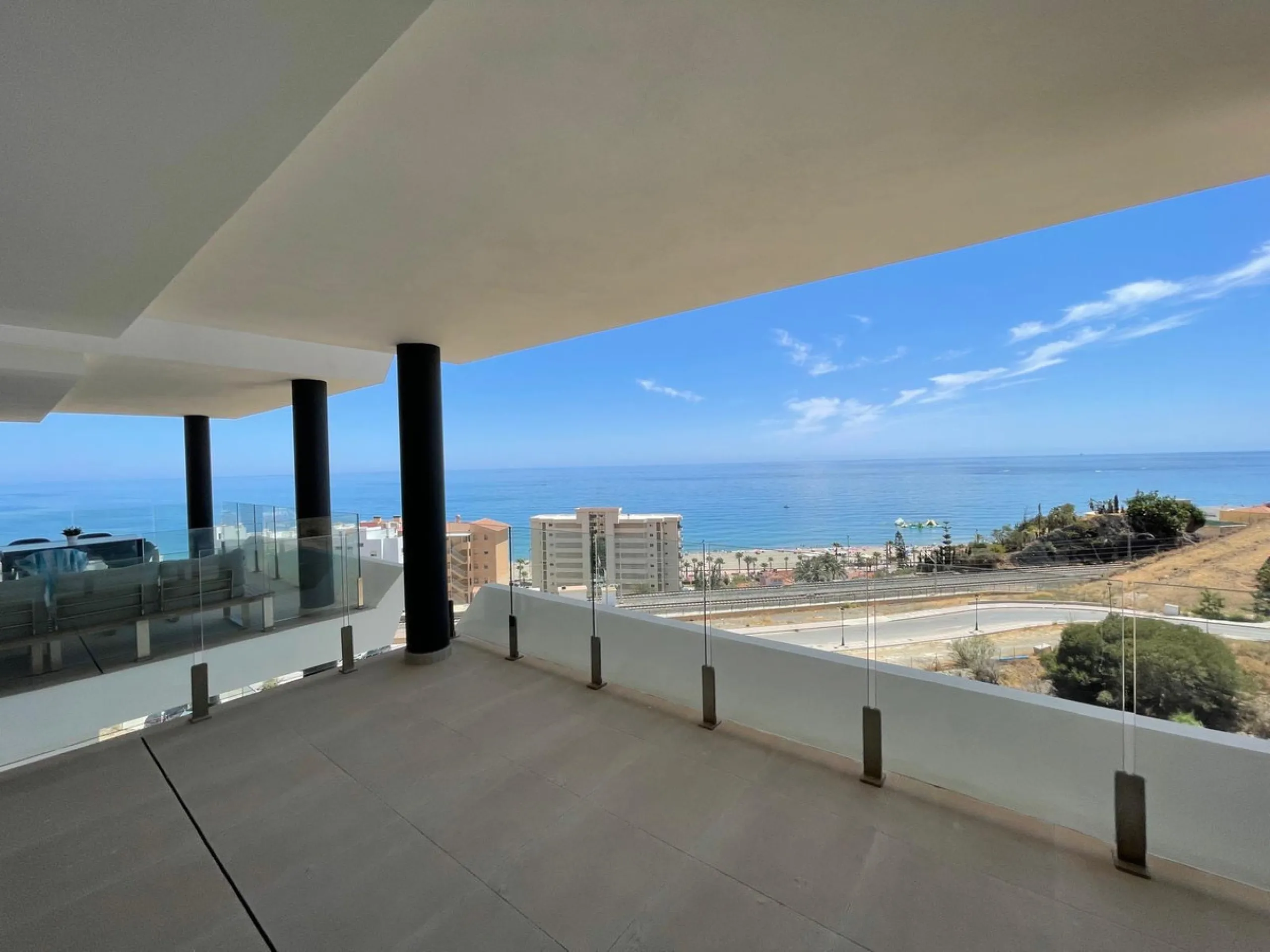 Apartment - Middle Floor Apartment в продаже в Fuengirola, Málaga. В доме 2 спален и 2 ванных комнат. Площадь дома 93 м²
