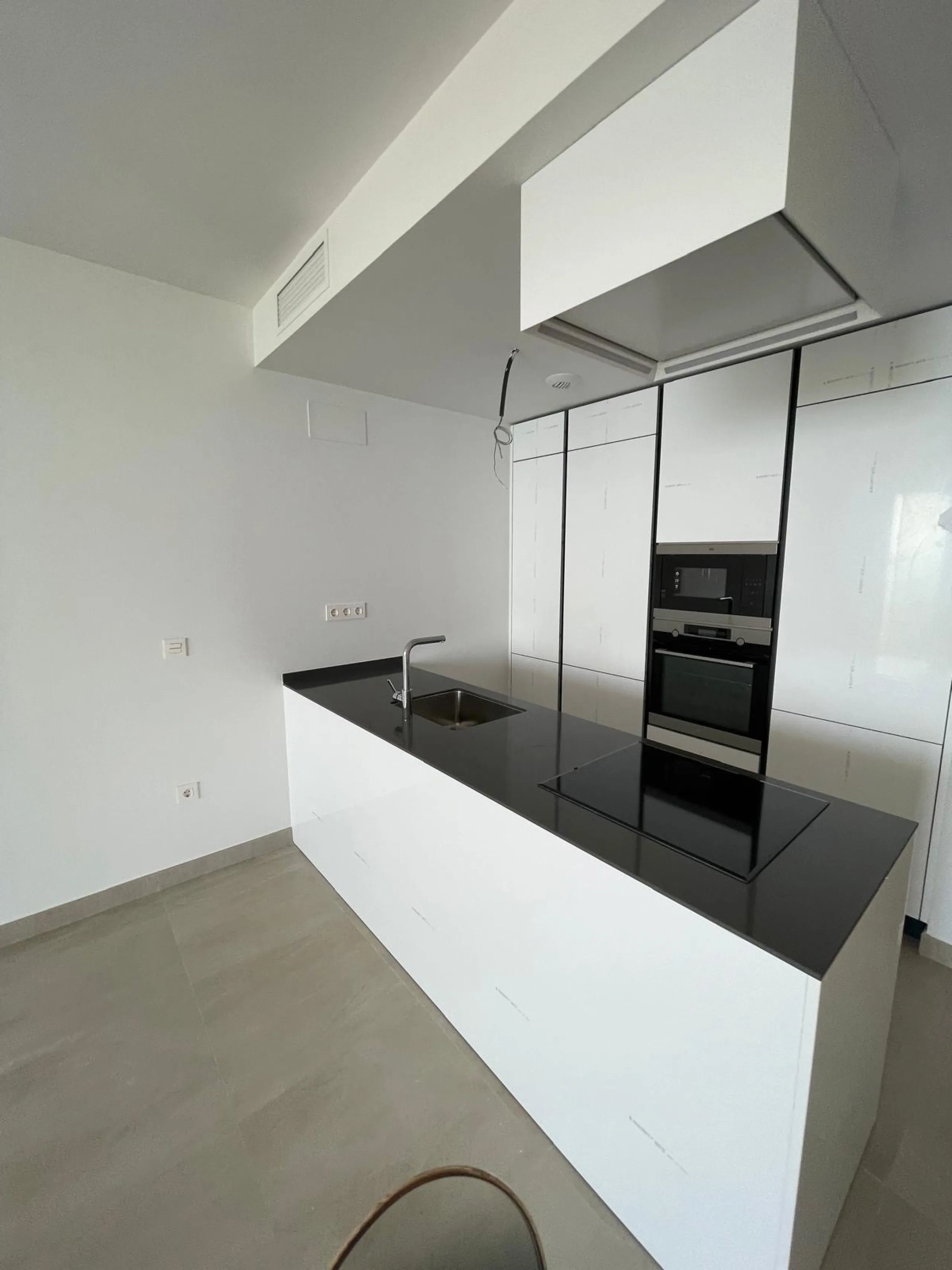 Apartment - Middle Floor Apartment в продаже в Fuengirola, Málaga. В доме 2 спален и 2 ванных комнат. Площадь дома 93 м²