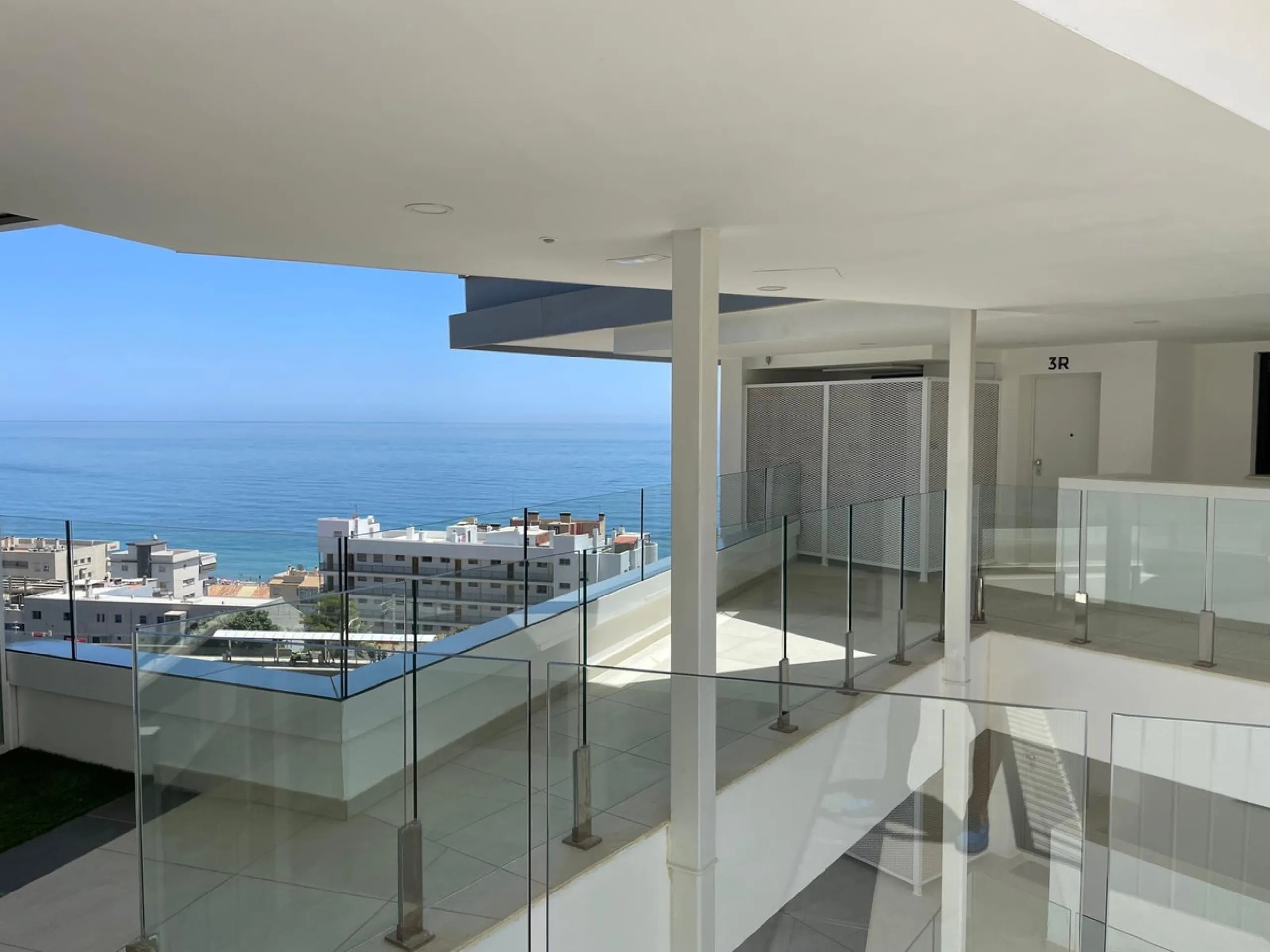 Apartment - Middle Floor Apartment в продаже в Fuengirola, Málaga. В доме 2 спален и 2 ванных комнат. Площадь дома 93 м²
