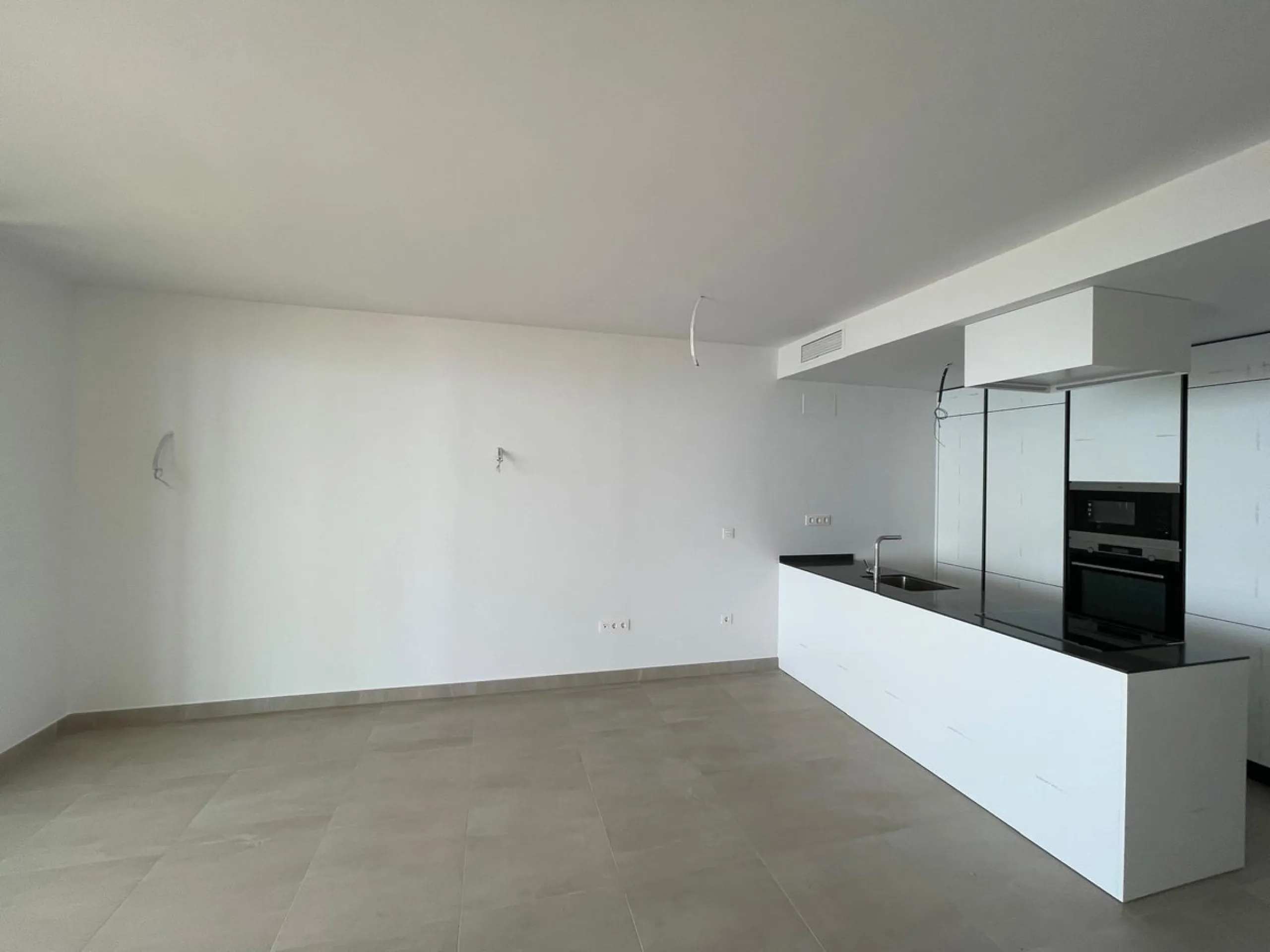 Apartment - Middle Floor Apartment в продаже в Fuengirola, Málaga. В доме 2 спален и 2 ванных комнат. Площадь дома 93 м²