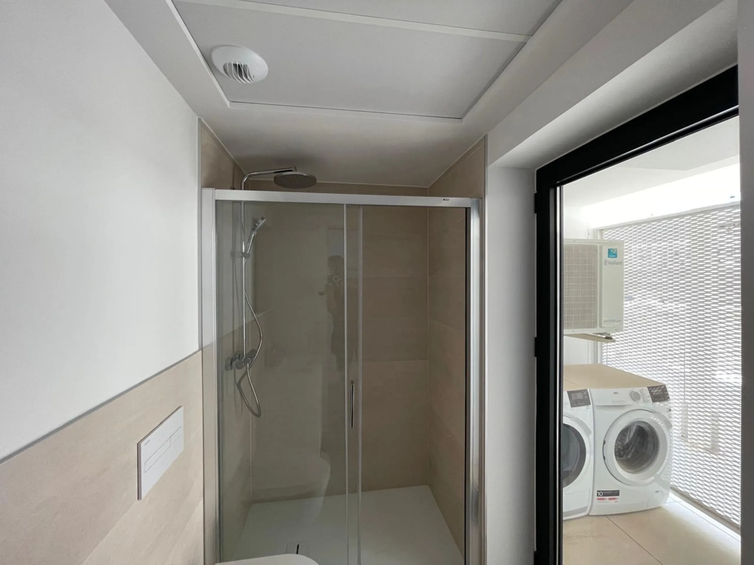 Apartment - Middle Floor Apartment в продаже в Fuengirola, Málaga. В доме 2 спален и 2 ванных комнат. Площадь дома 93 м²