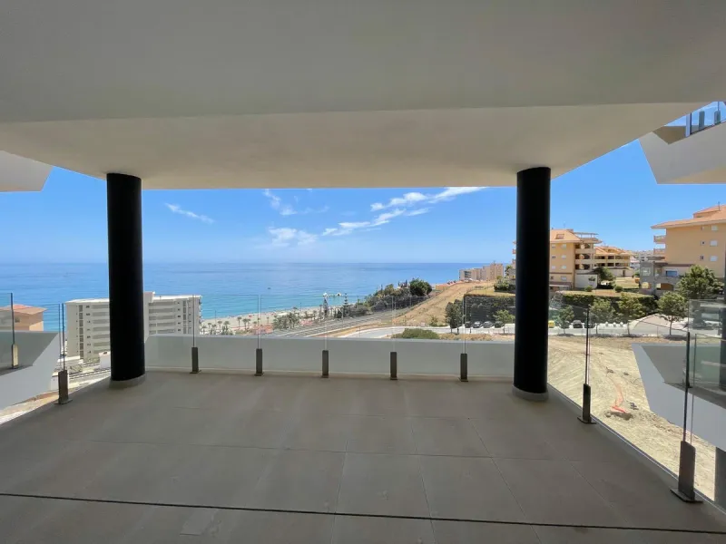 Apartment - Middle Floor Apartment в продаже в Fuengirola, Málaga. В доме 2 спален и 2 ванных комнат. Площадь дома 93 м²