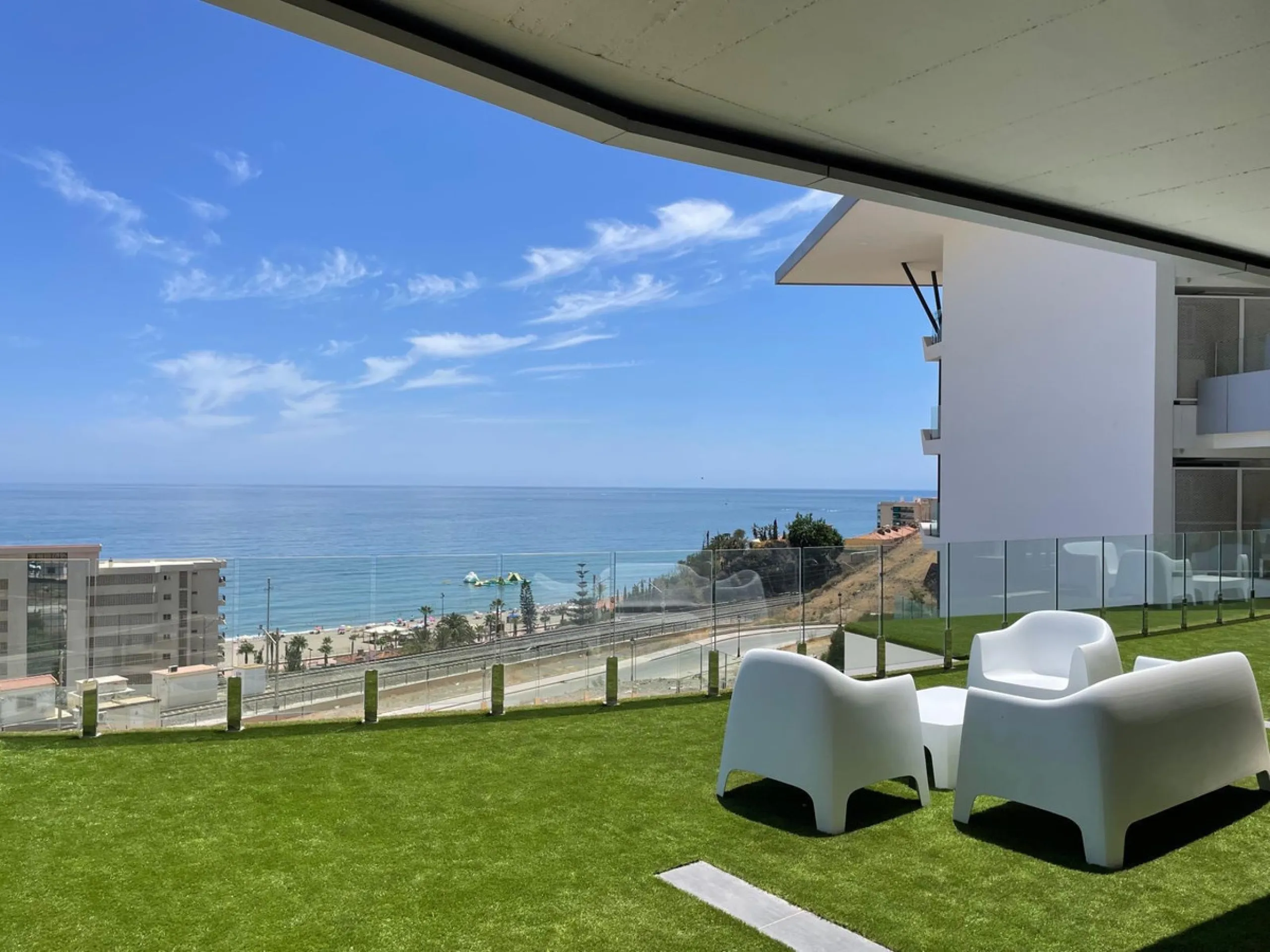 Apartment - Middle Floor Apartment в продаже в Fuengirola, Málaga. В доме 2 спален и 2 ванных комнат. Площадь дома 93 м²