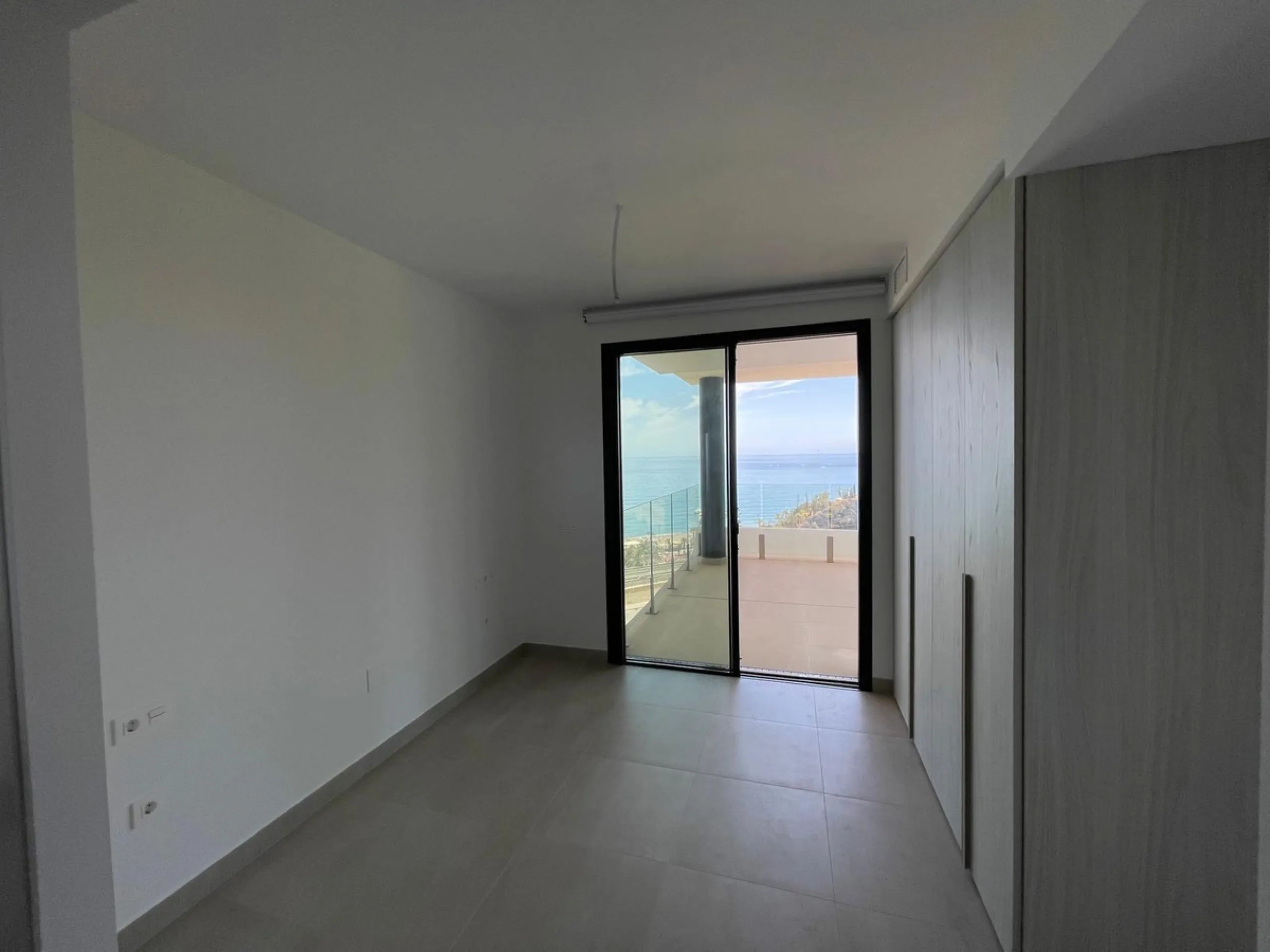 Apartment - Middle Floor Apartment в продаже в Fuengirola, Málaga. В доме 2 спален и 2 ванных комнат. Площадь дома 93 м²