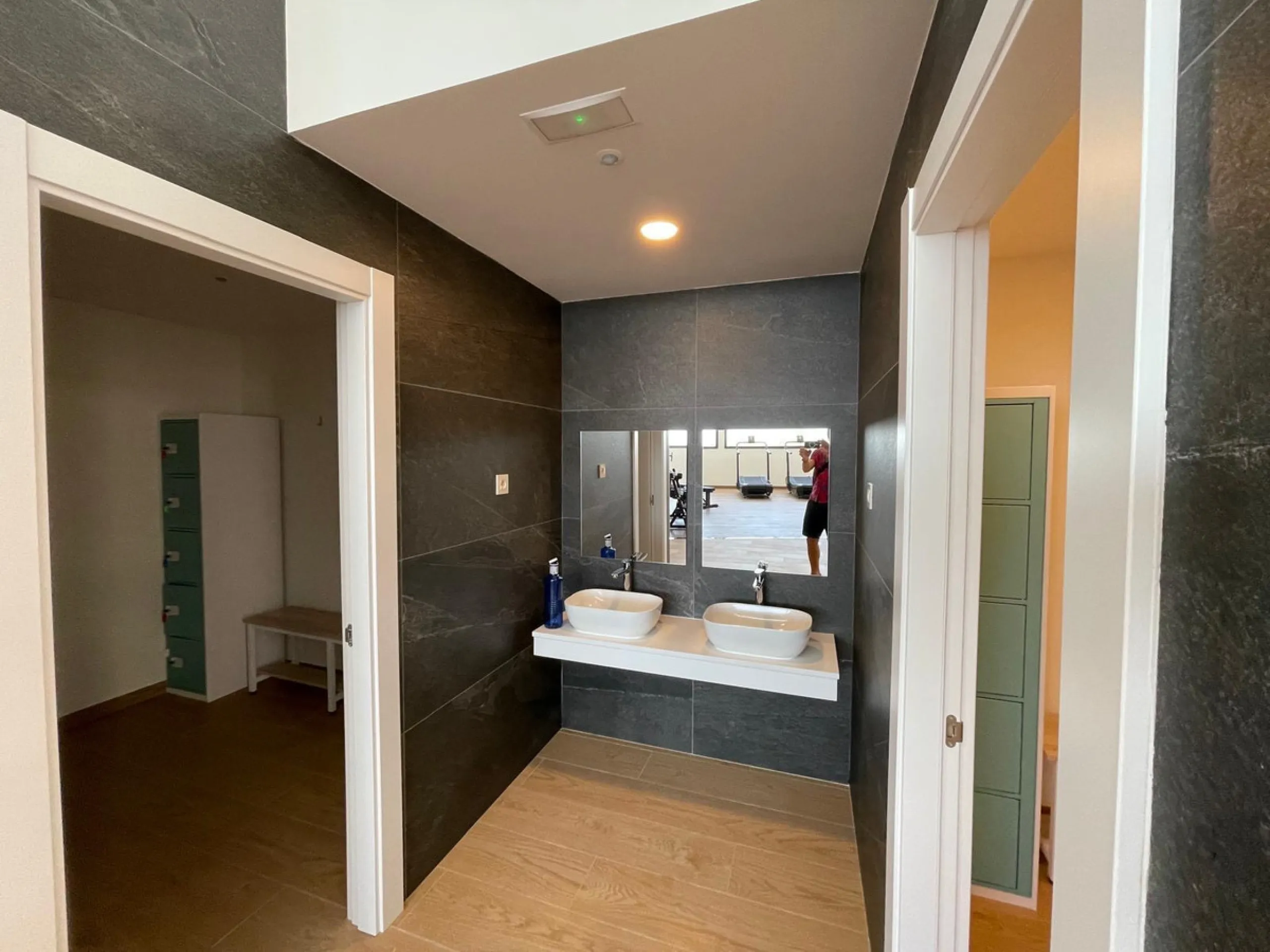 Apartment - Middle Floor Apartment в продаже в Fuengirola, Málaga. В доме 2 спален и 2 ванных комнат. Площадь дома 93 м²
