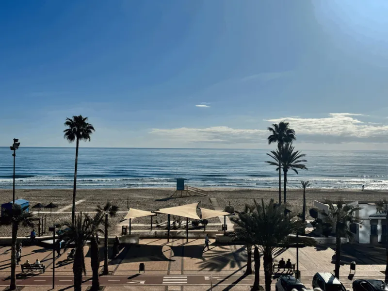 Apartment - Middle Floor Apartment в продаже в Fuengirola, Málaga. В доме 3 спален и 2 ванных комнат. Площадь дома 117 м²