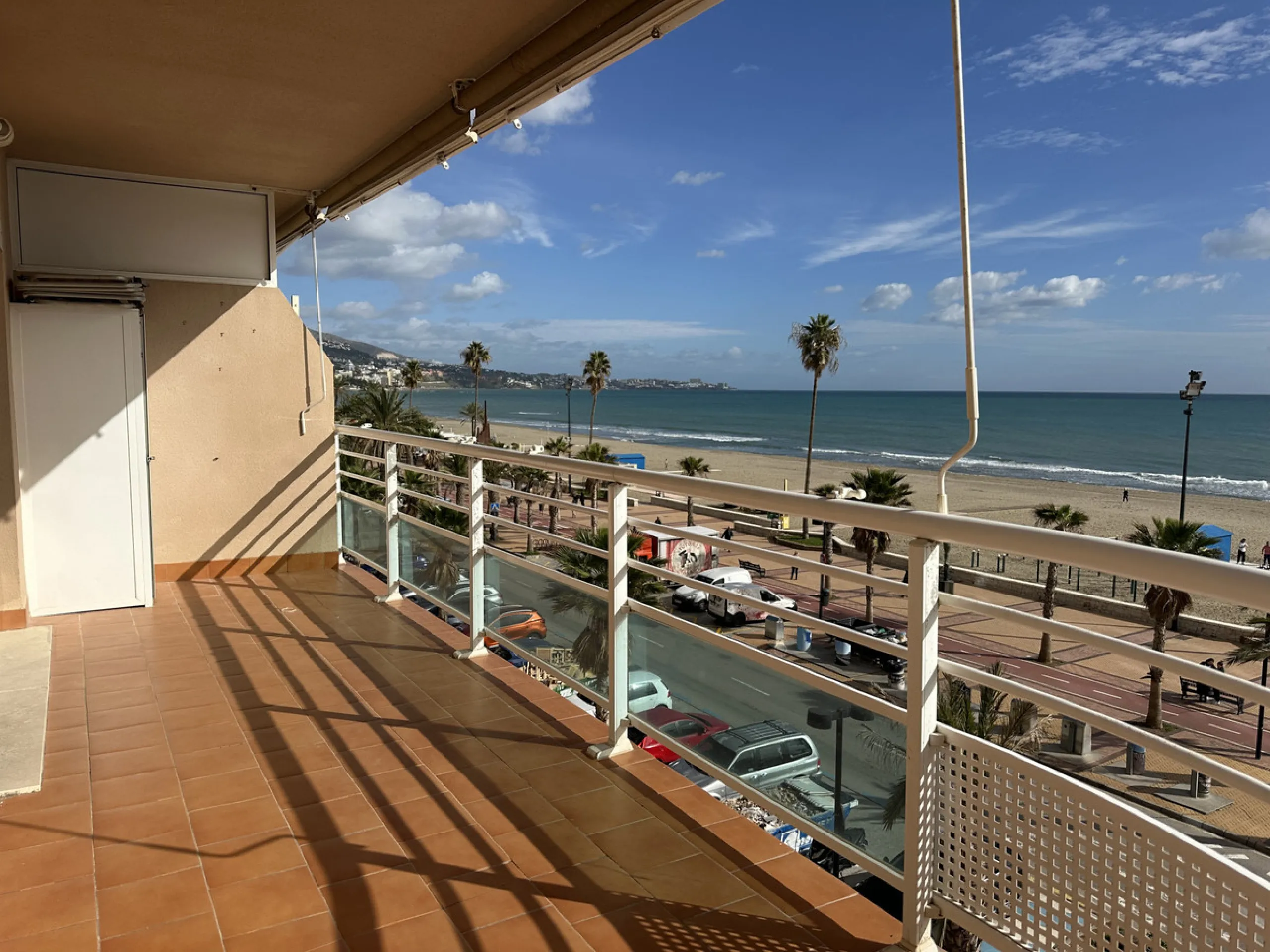 Apartment - Middle Floor Apartment в продаже в Fuengirola, Málaga. В доме 3 спален и 2 ванных комнат. Площадь дома 117 м²