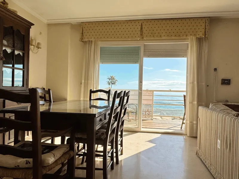 Apartment - Middle Floor Apartment в продаже в Fuengirola, Málaga. В доме 3 спален и 2 ванных комнат. Площадь дома 117 м²
