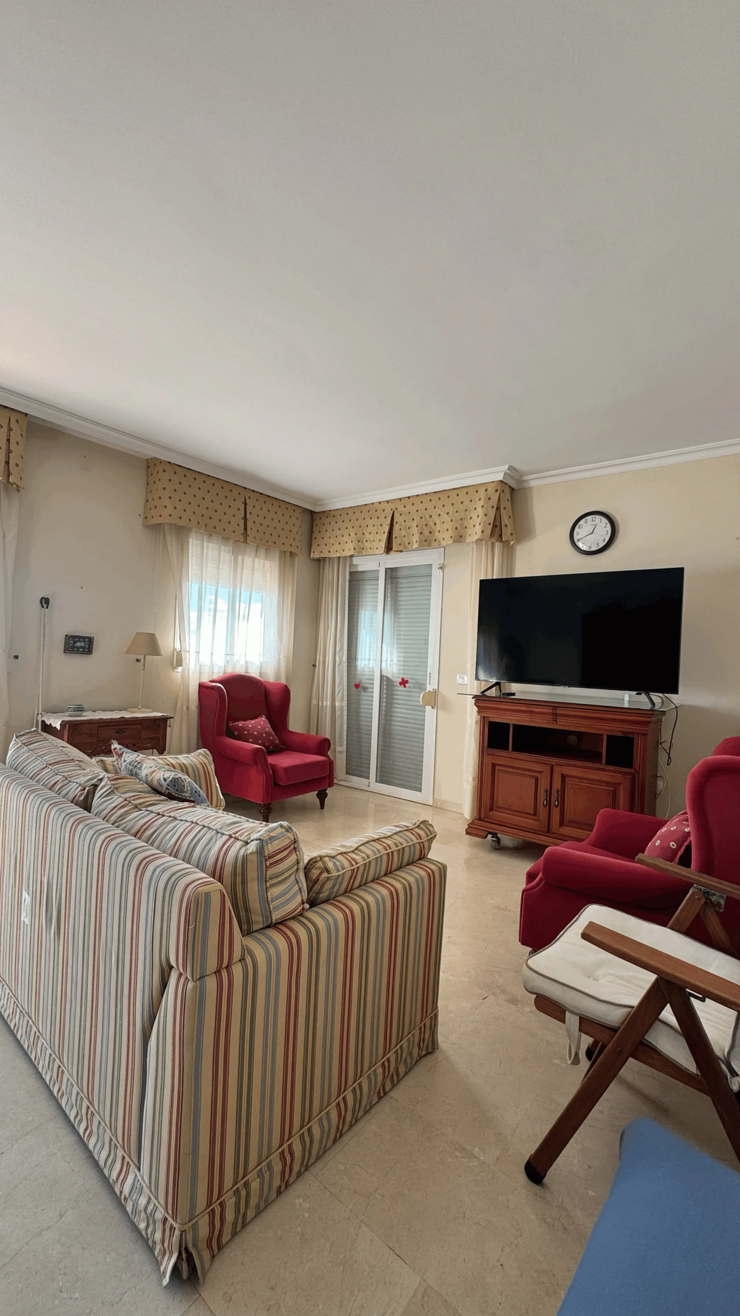Apartment - Middle Floor Apartment в продаже в Fuengirola, Málaga. В доме 3 спален и 2 ванных комнат. Площадь дома 117 м²