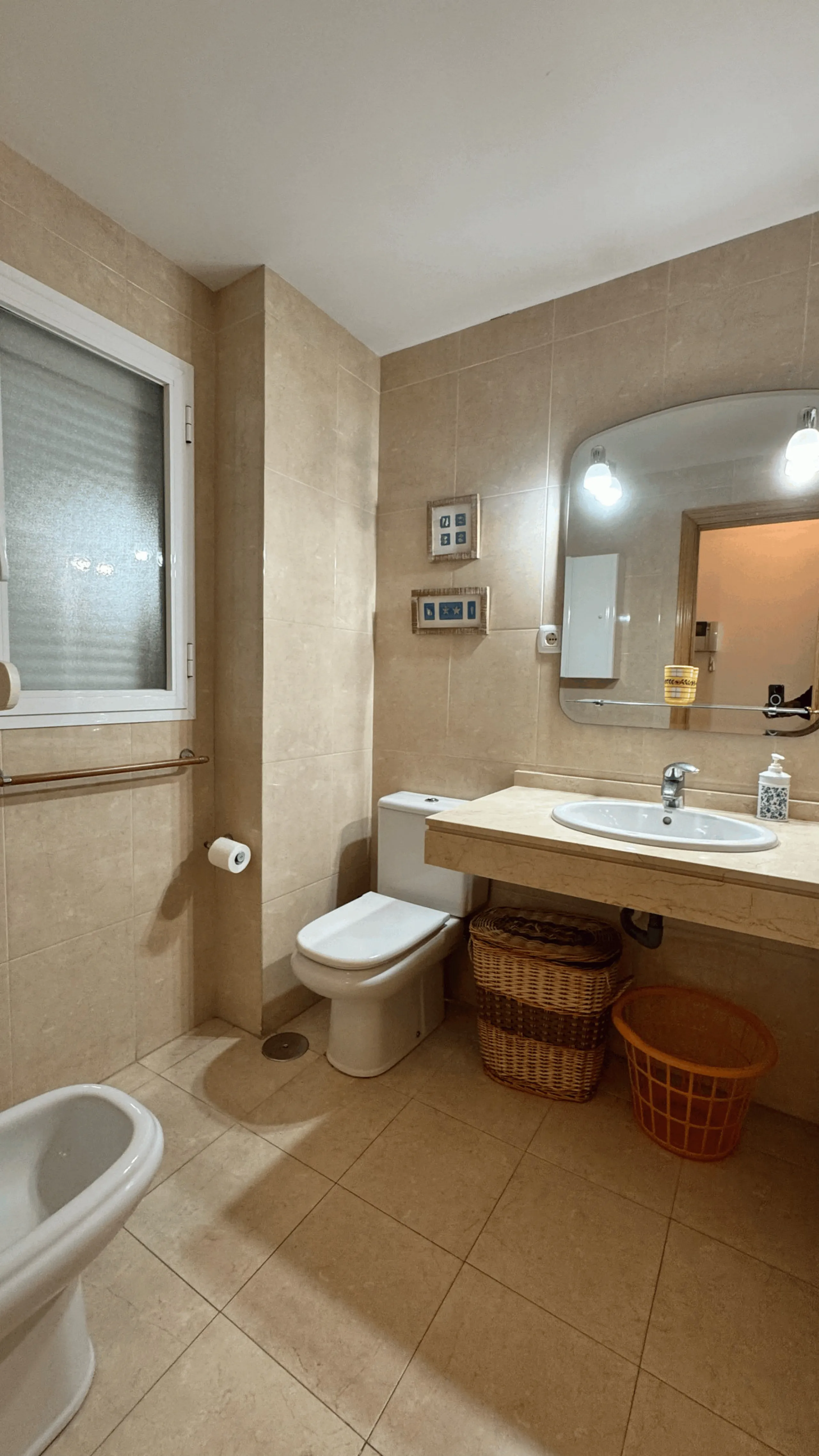 Apartment - Middle Floor Apartment в продаже в Fuengirola, Málaga. В доме 3 спален и 2 ванных комнат. Площадь дома 117 м²