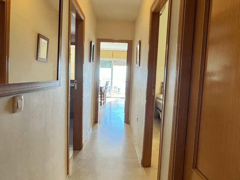Apartment - Middle Floor Apartment в продаже в Fuengirola, Málaga. В доме 3 спален и 2 ванных комнат. Площадь дома 117 м²