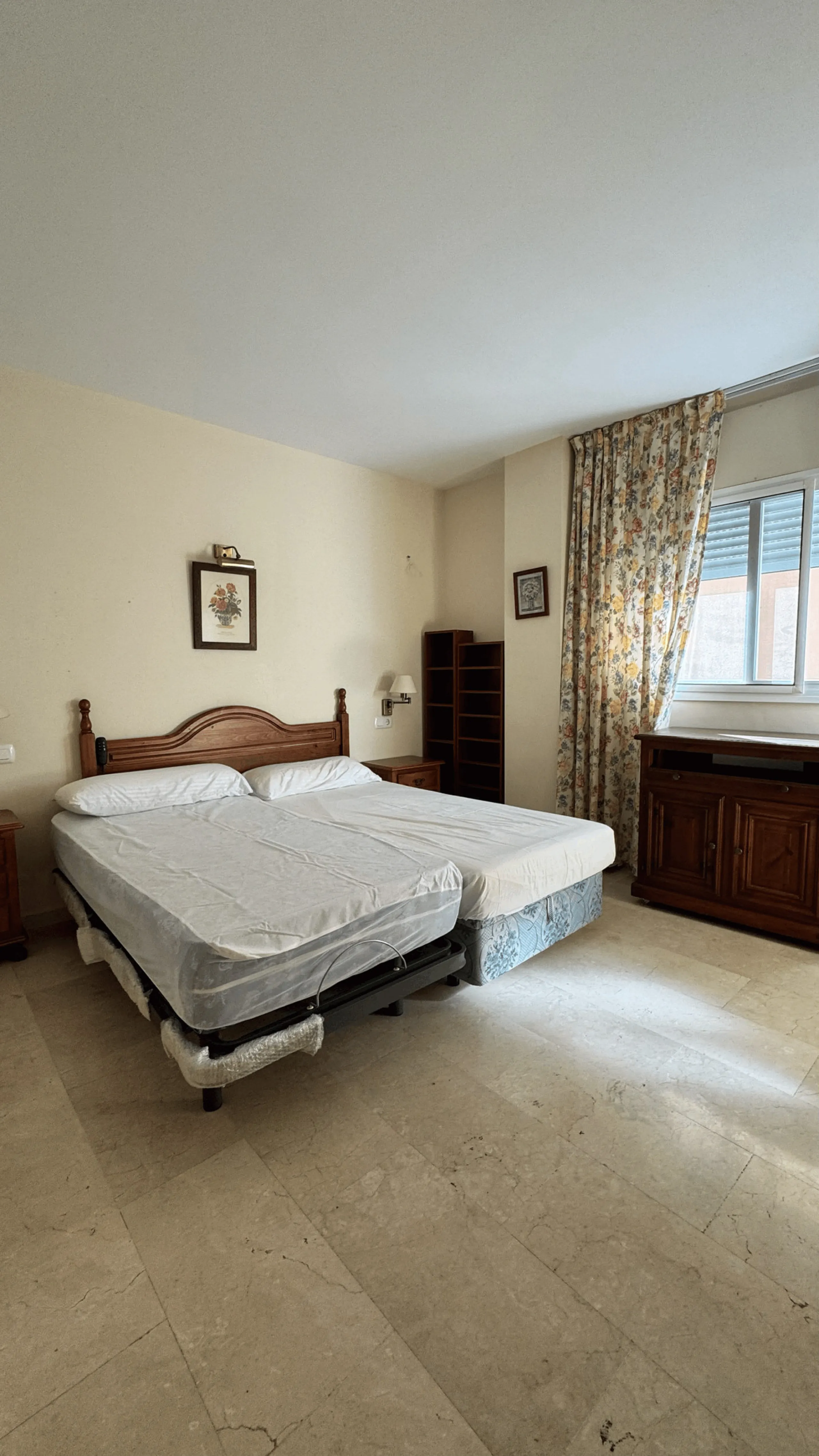 Apartment - Middle Floor Apartment в продаже в Fuengirola, Málaga. В доме 3 спален и 2 ванных комнат. Площадь дома 117 м²