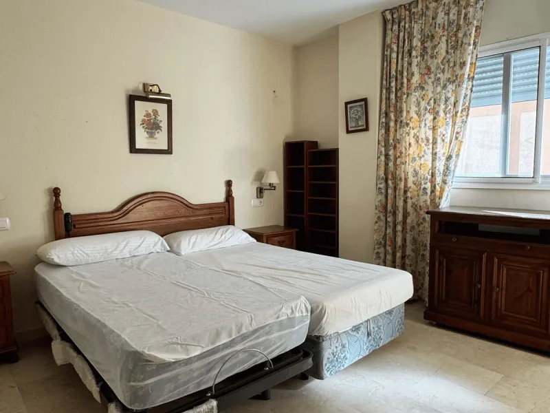 Apartment - Middle Floor Apartment в продаже в Fuengirola, Málaga. В доме 3 спален и 2 ванных комнат. Площадь дома 117 м²