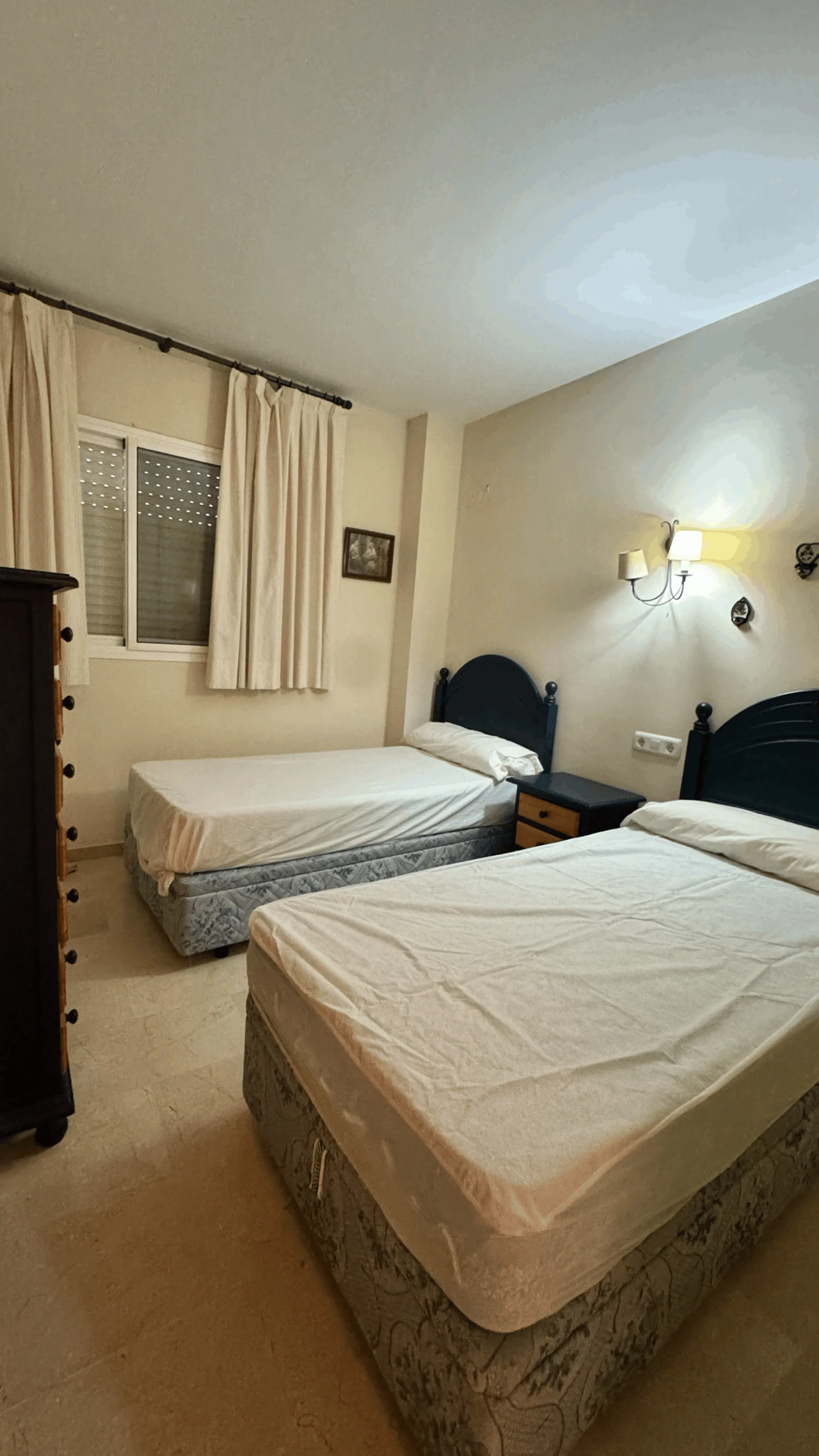 Apartment - Middle Floor Apartment в продаже в Fuengirola, Málaga. В доме 3 спален и 2 ванных комнат. Площадь дома 117 м²