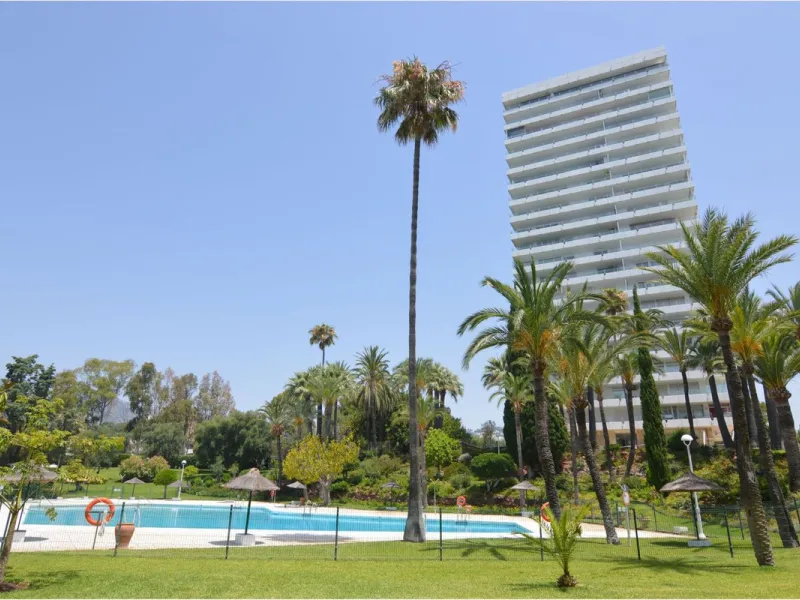 Marbella – Live & enjoy the most amazing views from the only Skyscraper of Marbella  Exclusive Listing