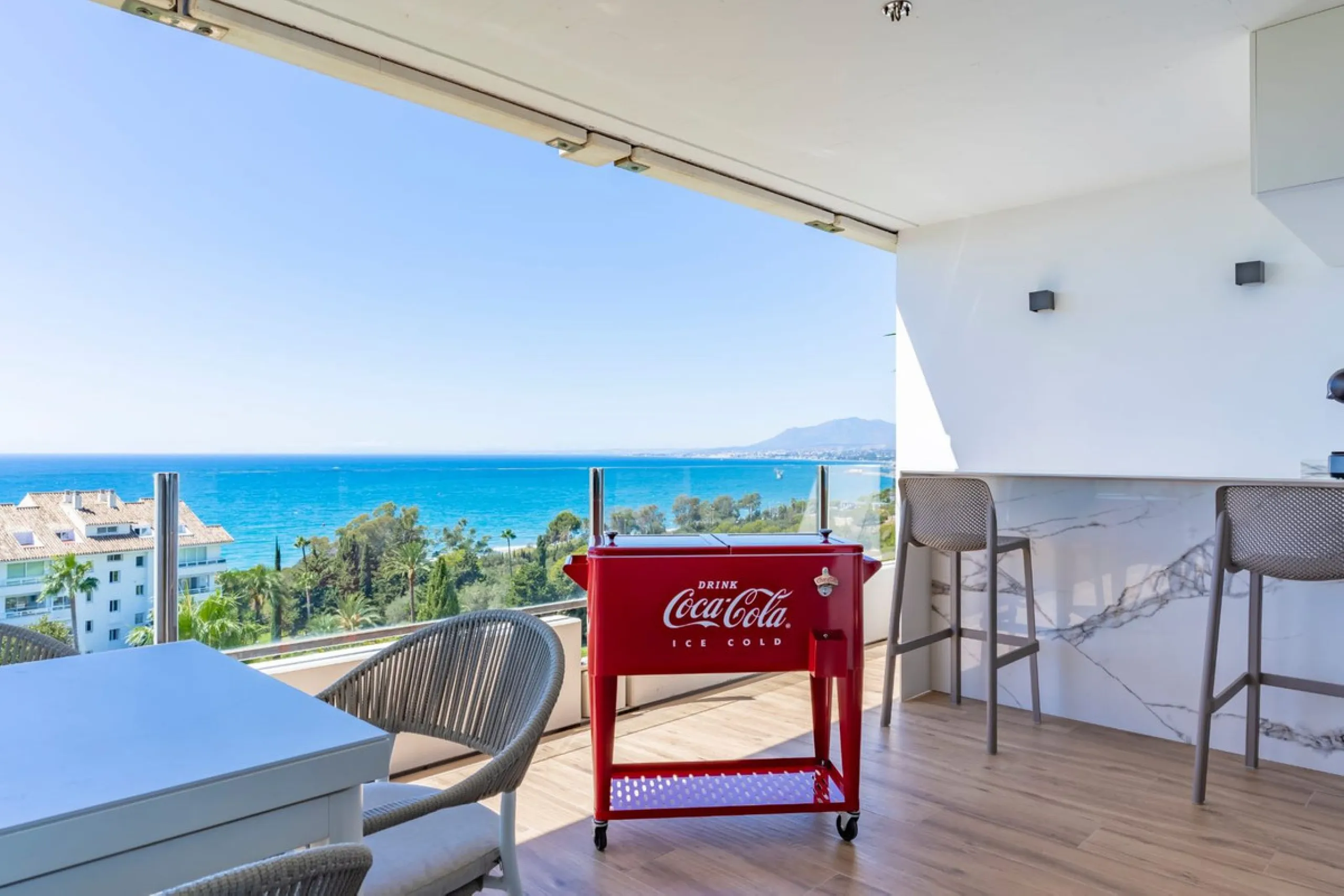Apartment - Middle Floor Apartment в продаже в Marbella, Málaga. В доме 3 спален и 2 ванных комнат. Площадь дома 118 м²