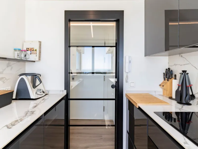 Apartment - Middle Floor Apartment в продаже в Marbella, Málaga. В доме 3 спален и 2 ванных комнат. Площадь дома 118 м²
