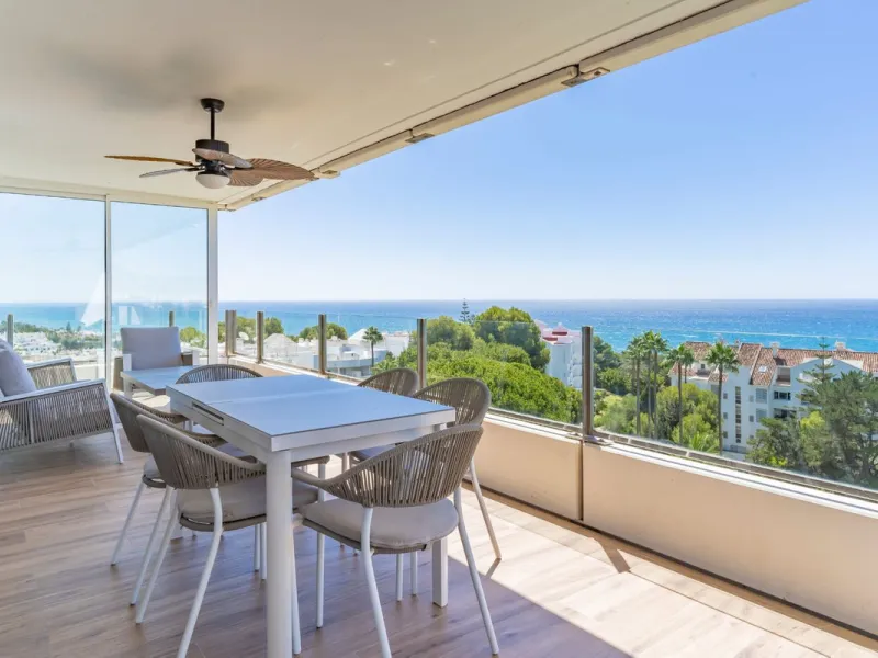 Apartment - Middle Floor Apartment в продаже в Marbella, Málaga. В доме 3 спален и 2 ванных комнат. Площадь дома 118 м²