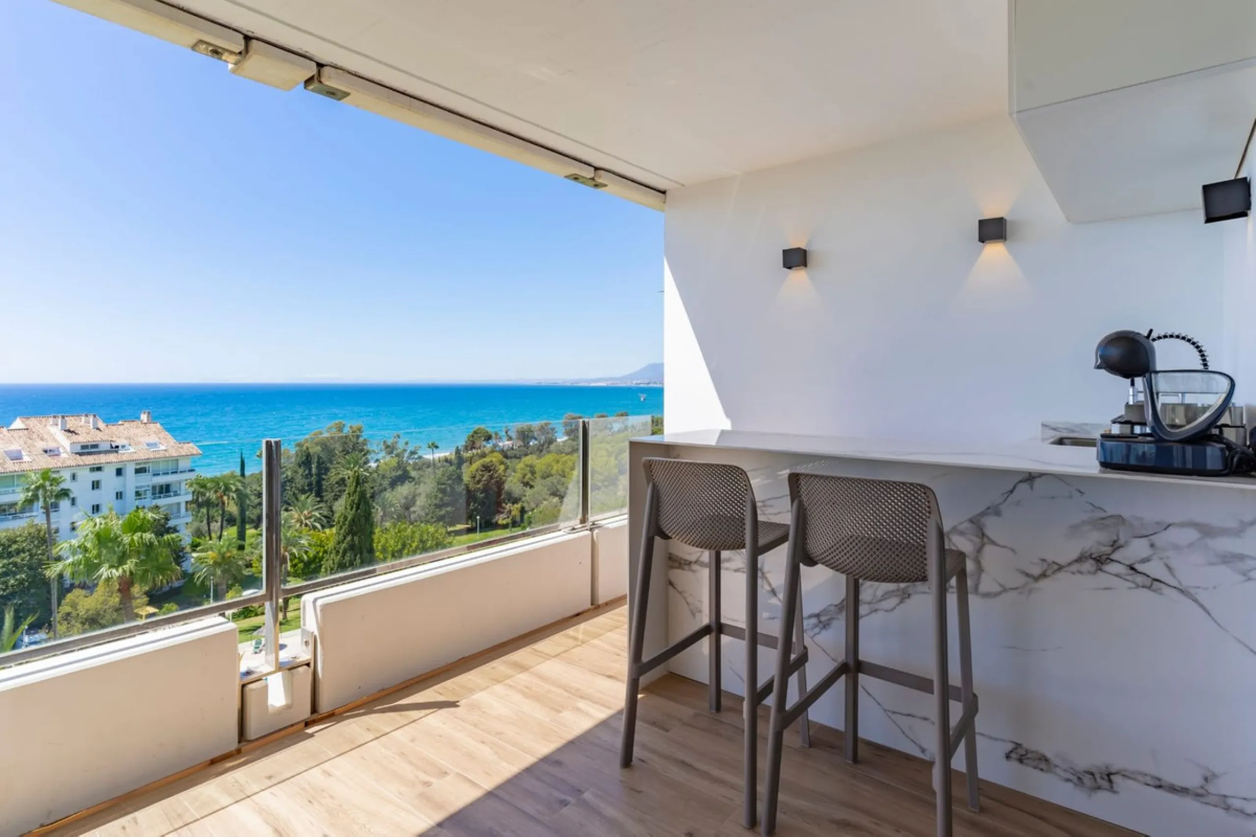 Apartment - Middle Floor Apartment в продаже в Marbella, Málaga. В доме 3 спален и 2 ванных комнат. Площадь дома 118 м²