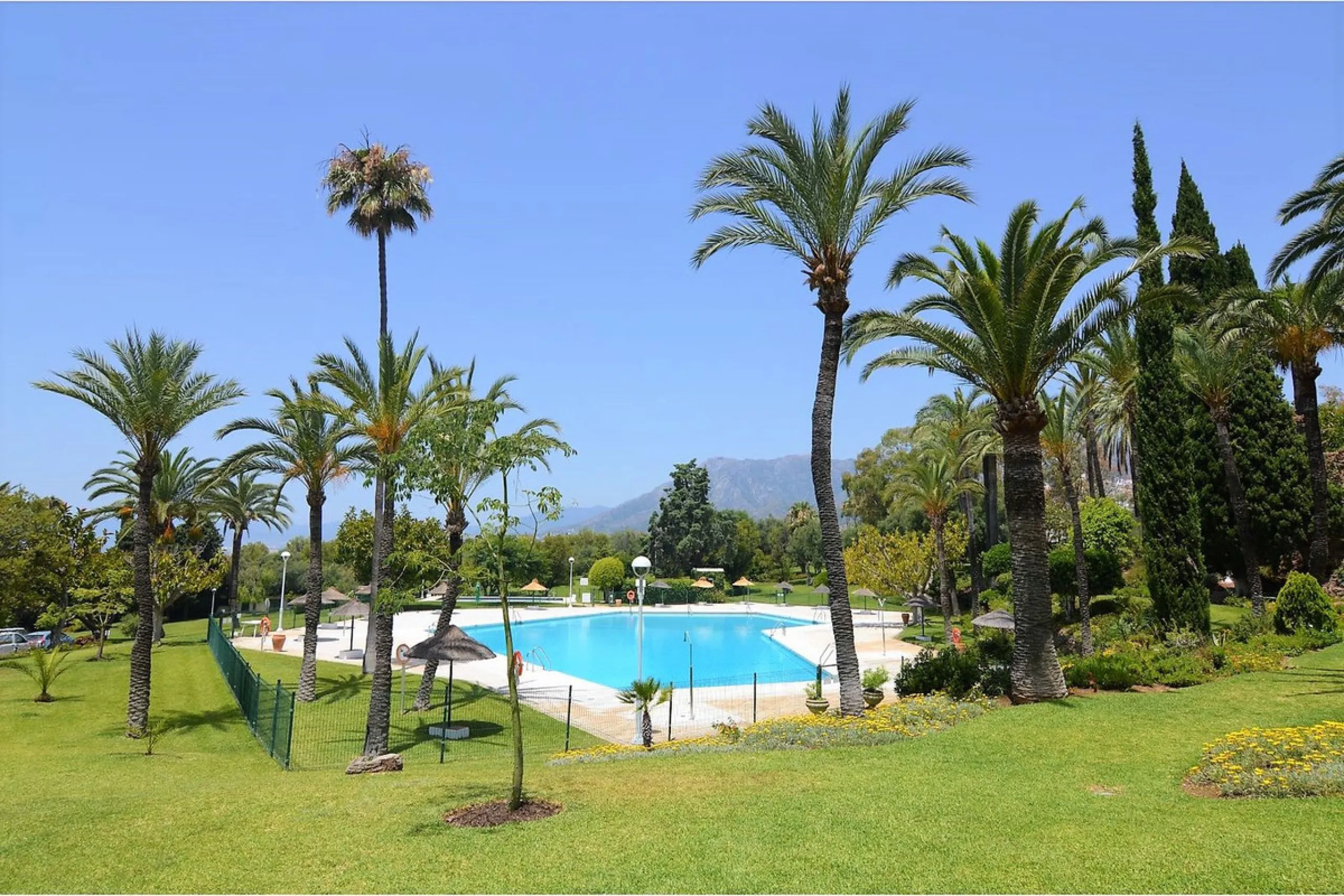 Apartment - Middle Floor Apartment в продаже в Marbella, Málaga. В доме 3 спален и 2 ванных комнат. Площадь дома 118 м²