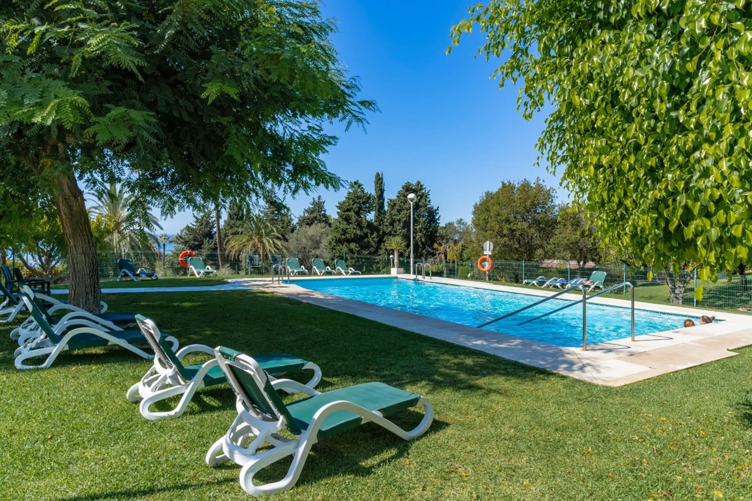 Apartment - Middle Floor Apartment в продаже в Marbella, Málaga. В доме 3 спален и 2 ванных комнат. Площадь дома 118 м²