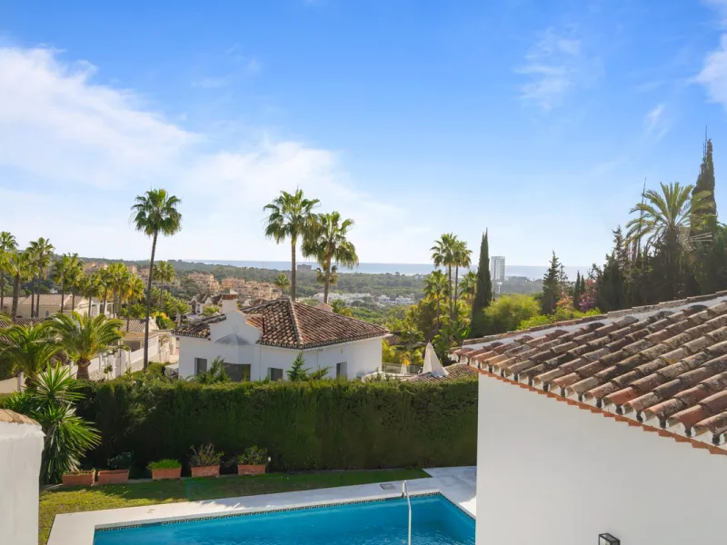 Spectacular Fully Renovated Villa with Sea Views in Elviria