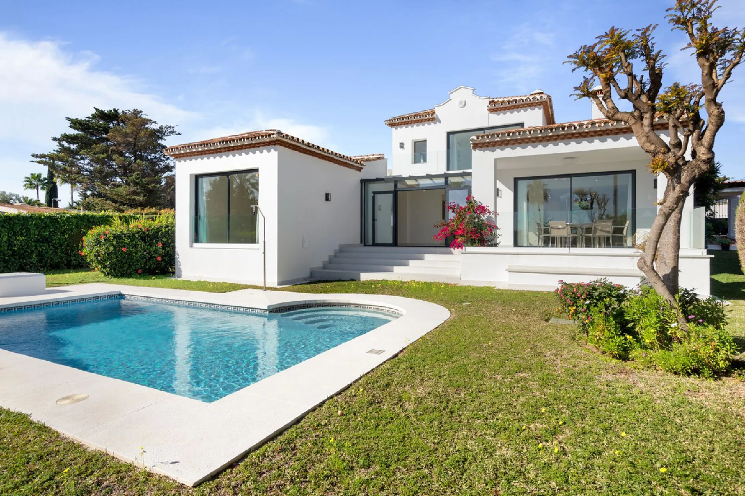 Spectacular Fully Renovated Villa with Sea Views in Elviria
