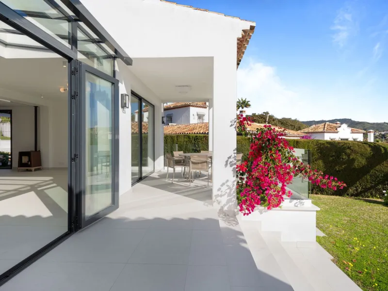 Spectacular Fully Renovated Villa with Sea Views in Elviria