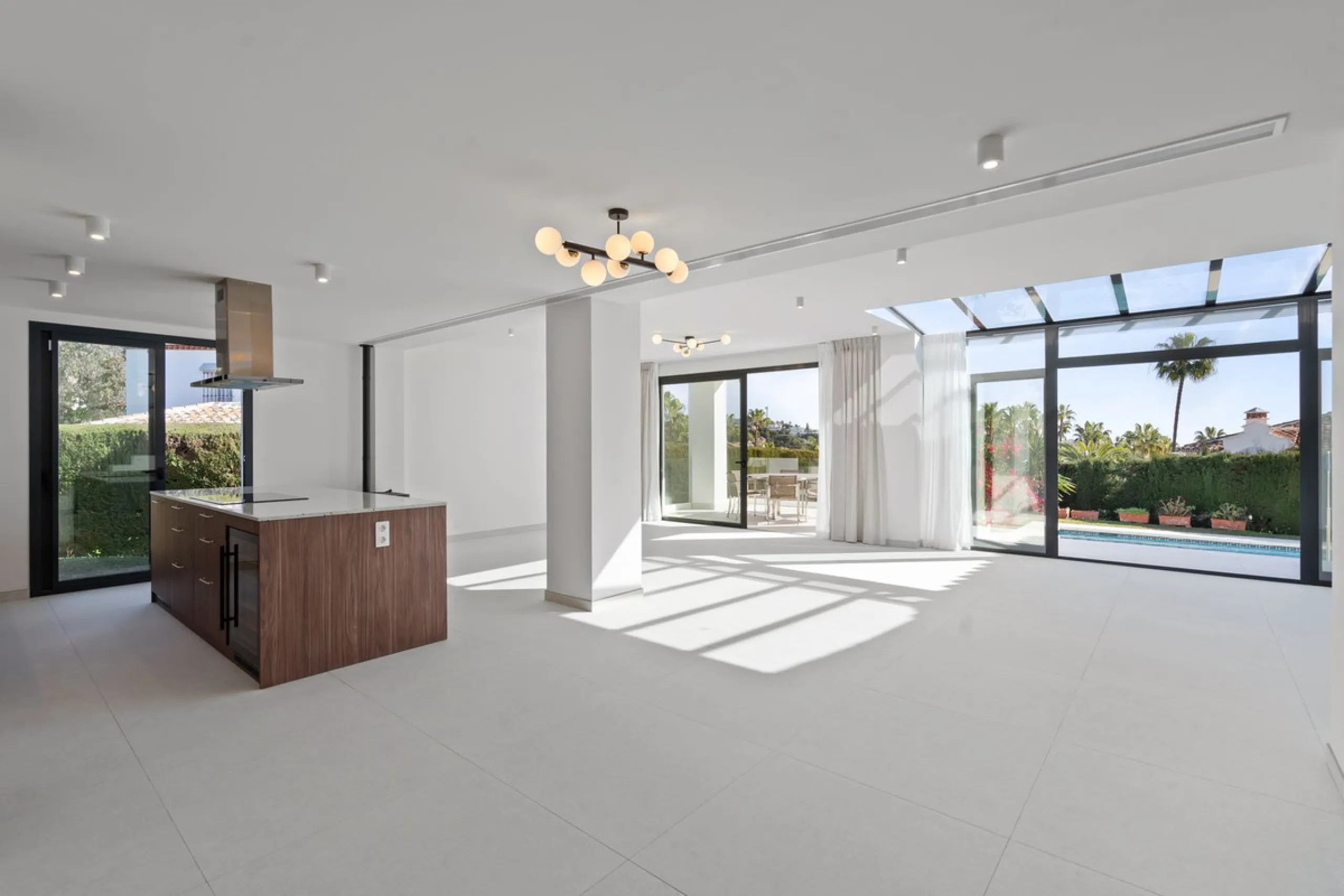 Spectacular Fully Renovated Villa with Sea Views in Elviria