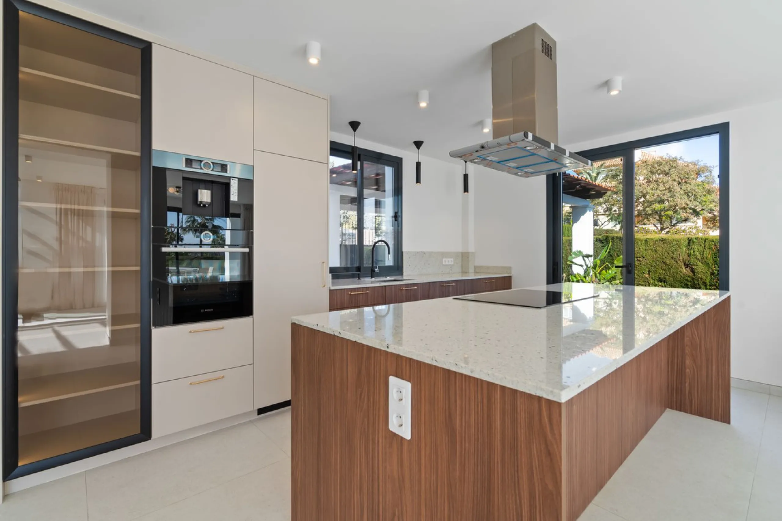 Spectacular Fully Renovated Villa with Sea Views in Elviria