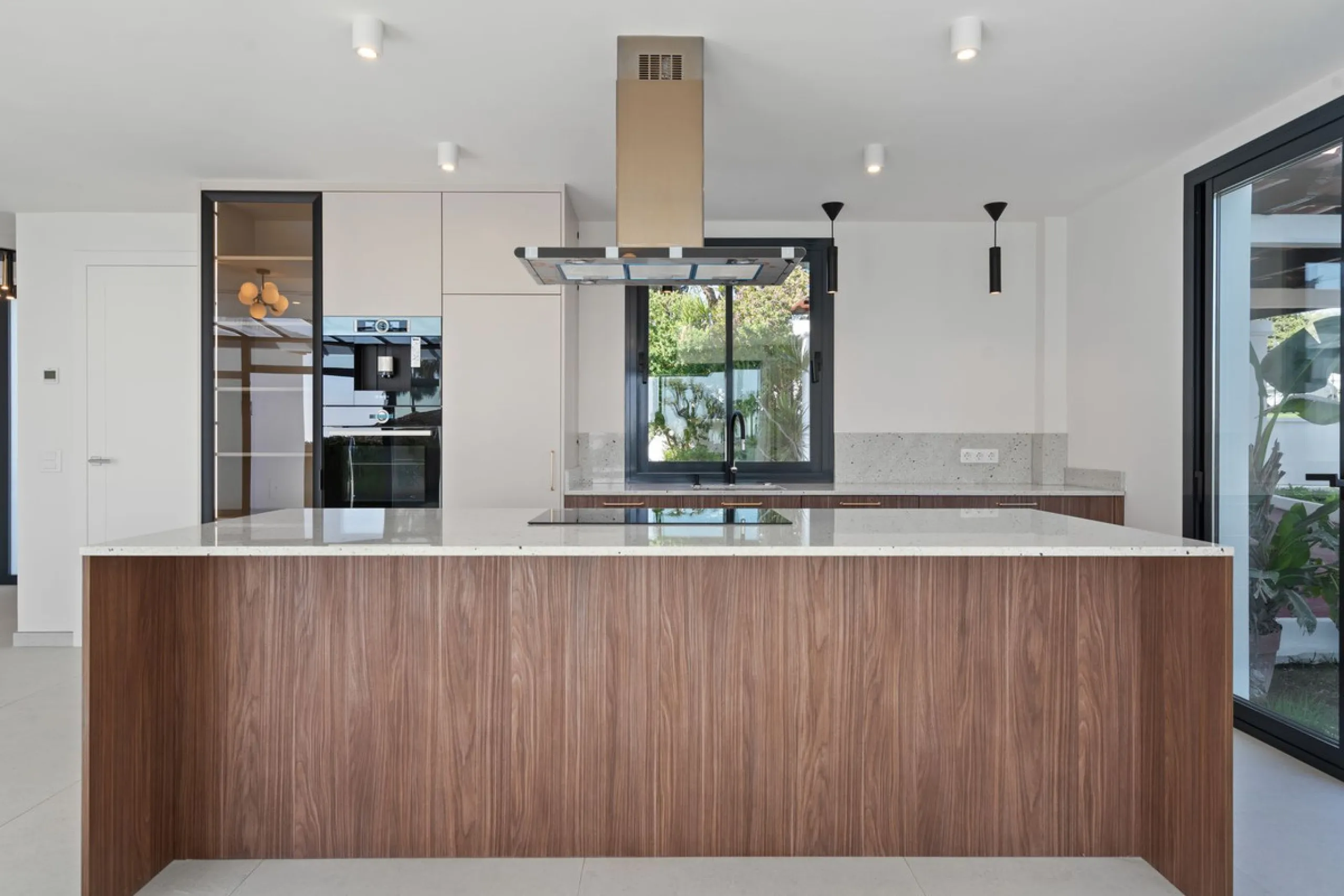 Spectacular Fully Renovated Villa with Sea Views in Elviria