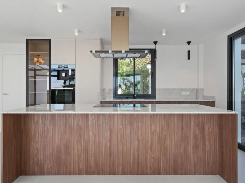Spectacular Fully Renovated Villa with Sea Views in Elviria