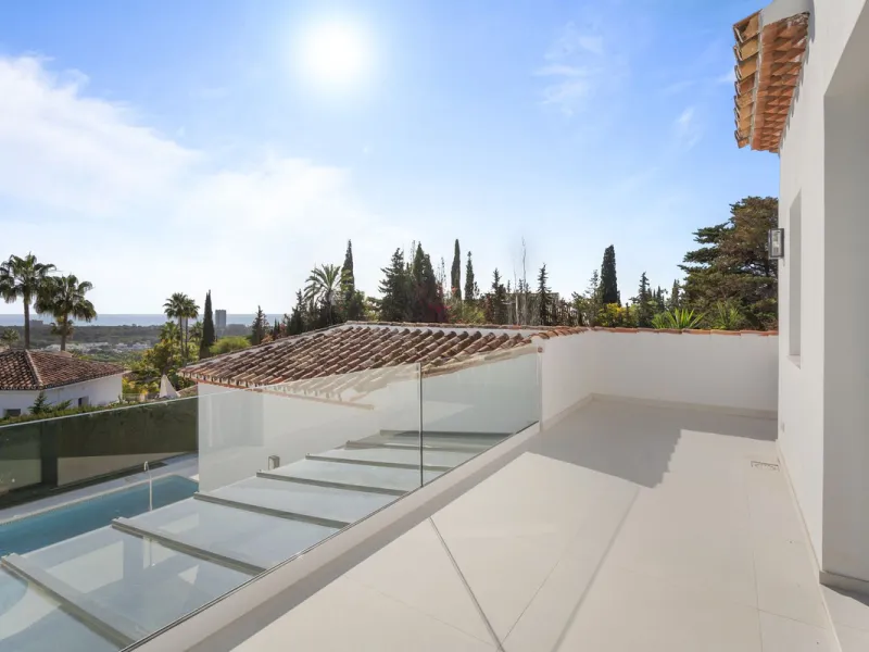 Spectacular Fully Renovated Villa with Sea Views in Elviria