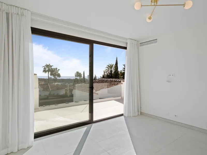 Spectacular Fully Renovated Villa with Sea Views in Elviria