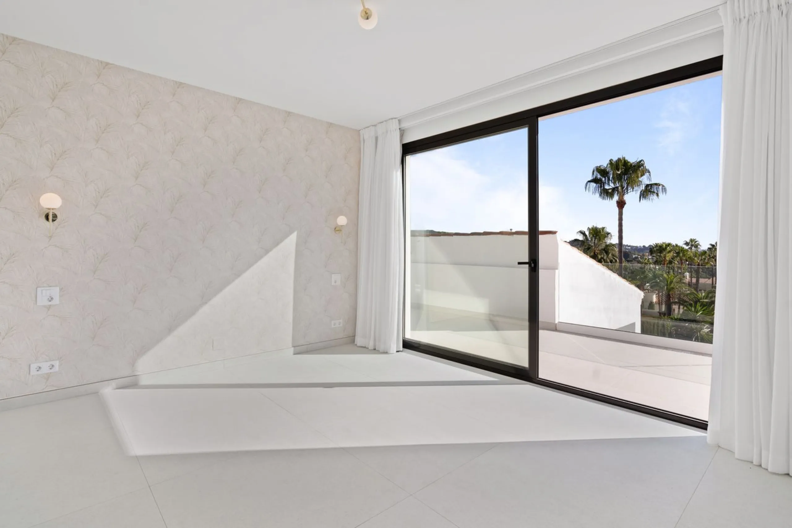 Spectacular Fully Renovated Villa with Sea Views in Elviria