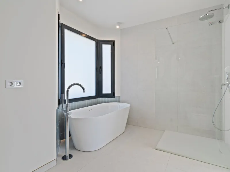 Spectacular Fully Renovated Villa with Sea Views in Elviria
