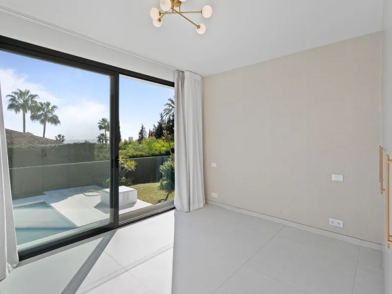 Spectacular Fully Renovated Villa with Sea Views in Elviria