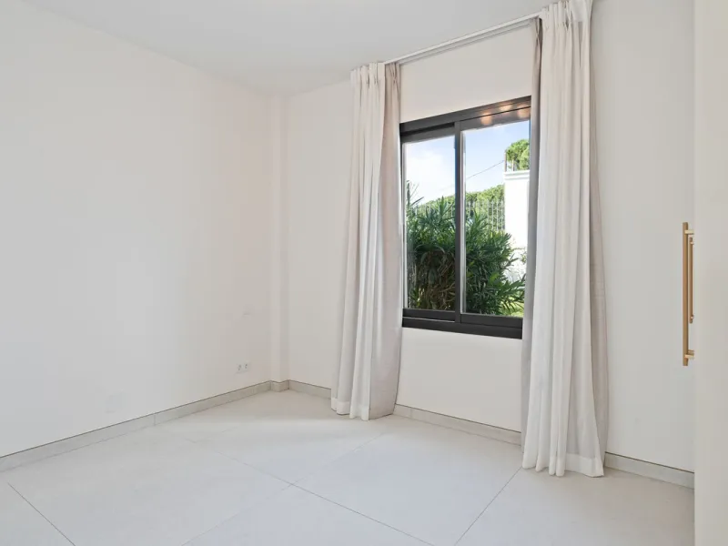 Spectacular Fully Renovated Villa with Sea Views in Elviria