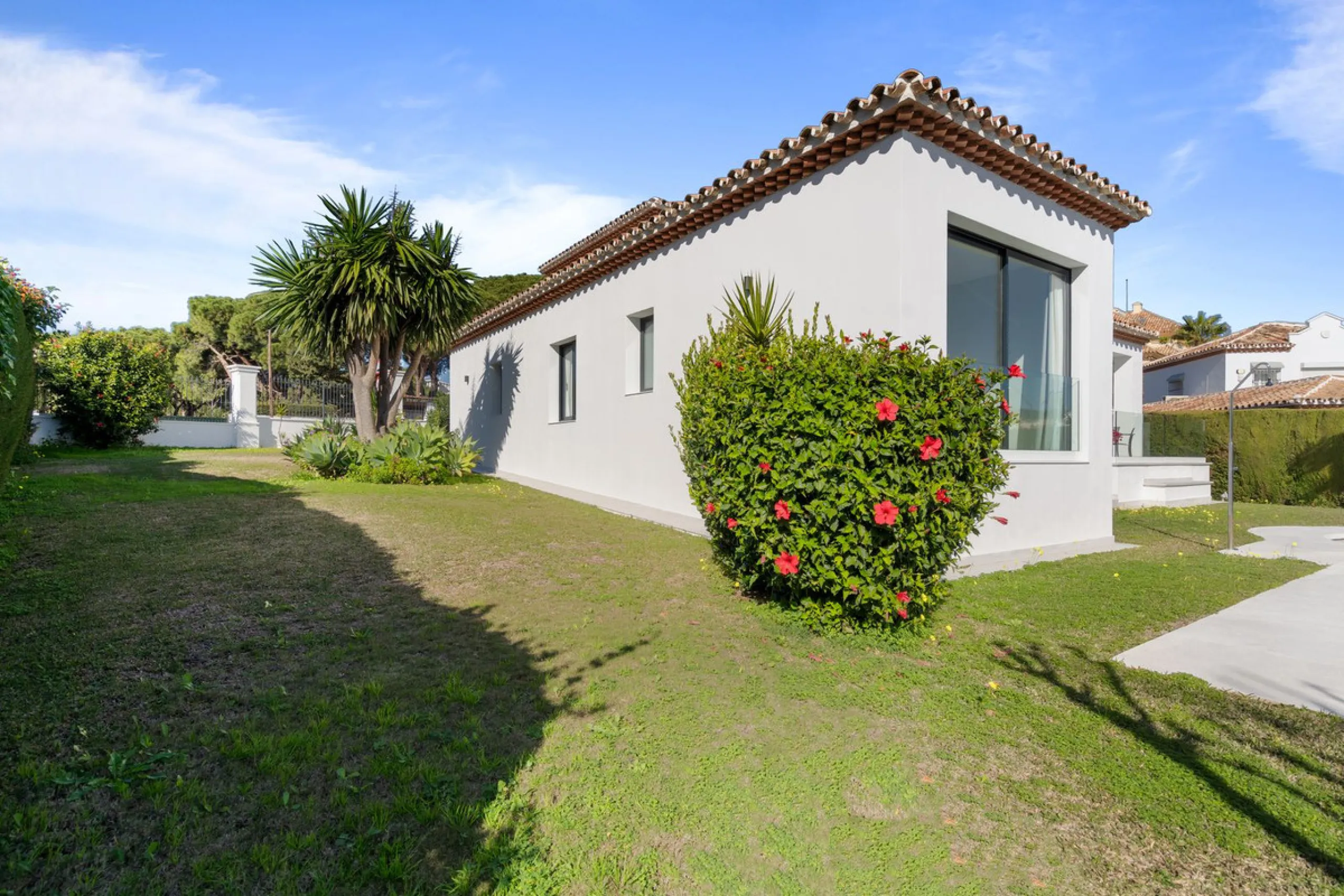 Spectacular Fully Renovated Villa with Sea Views in Elviria